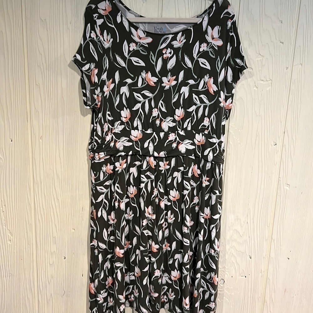 CROFT & BARROW soft stretchy olive background dress size  XXL